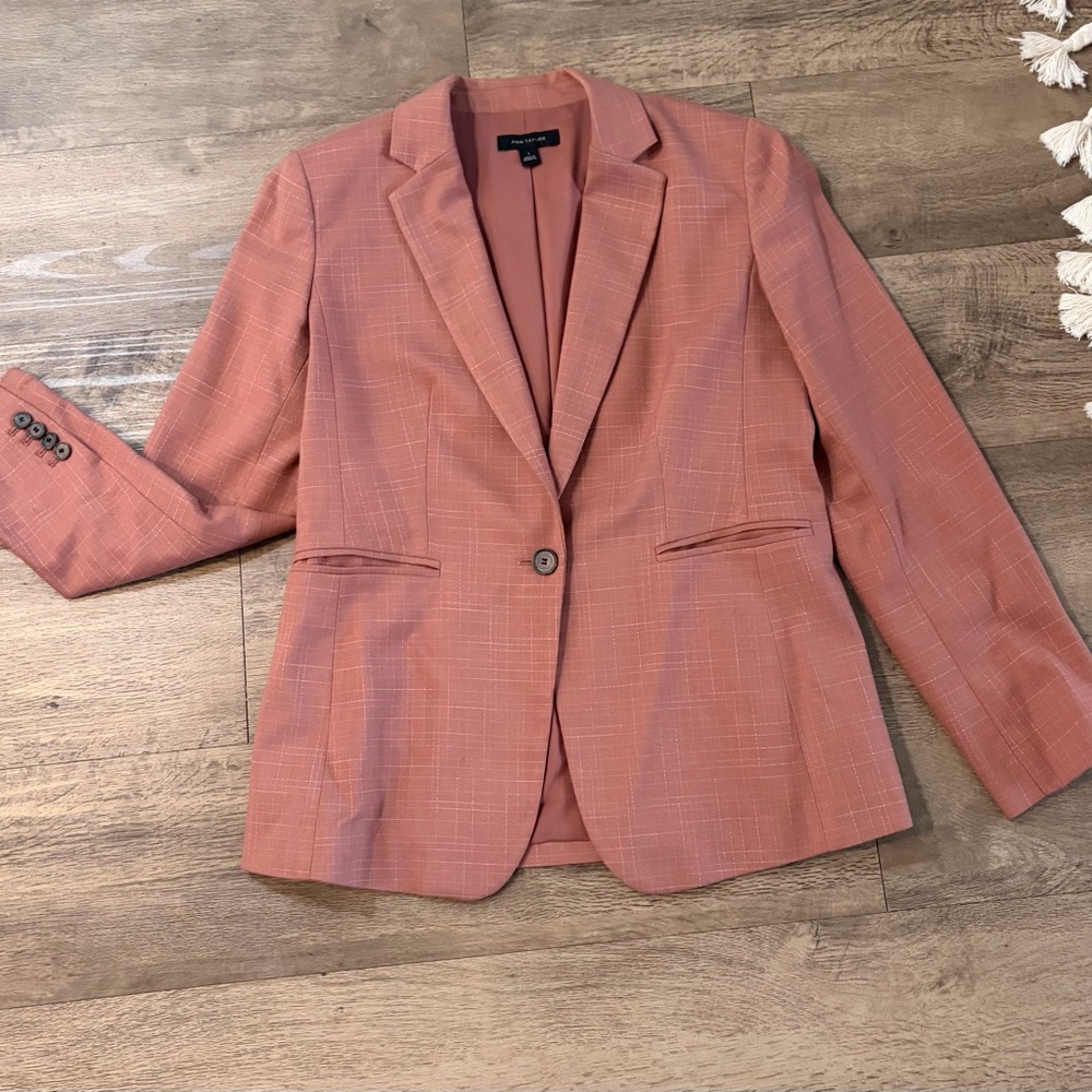 Ann Taylor The One Button Blazer in Crosshatch in Romantic Rouge - Picture 5 of 8